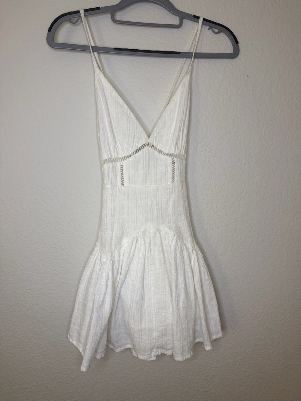 Princess Polly White Plunging V-Neck Ruffle Romper – US 2
